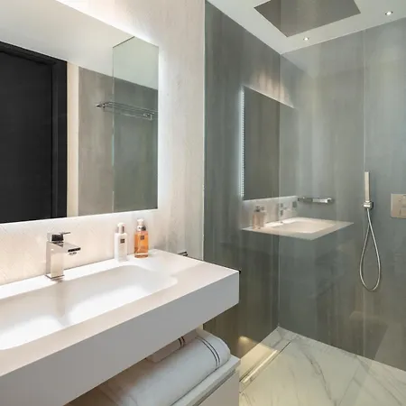 Modern 3 Bedroom Apartment, Puerto Banus, Apartment *