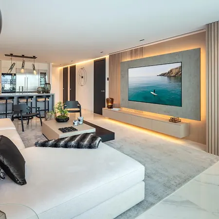 Modern 3 Bedroom Apartment, Puerto Banus, Marbella