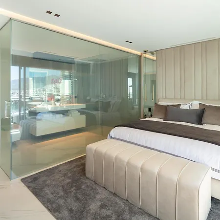 Modern 3 Bedroom Apartment, Puerto Banus, Apartment *
