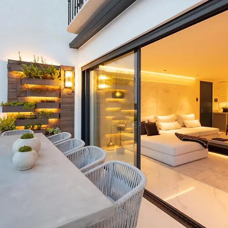 Modern 3 Bedroom Apartment, Puerto Banus, *
