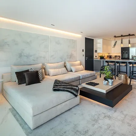 Modern 3 Bedroom Apartment, Puerto Banus, Apartment *